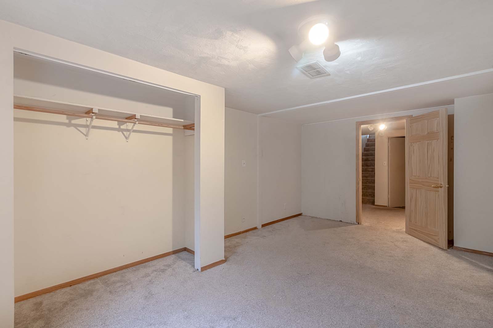 307 Dolph Road, Mankato, MN 56001 USA