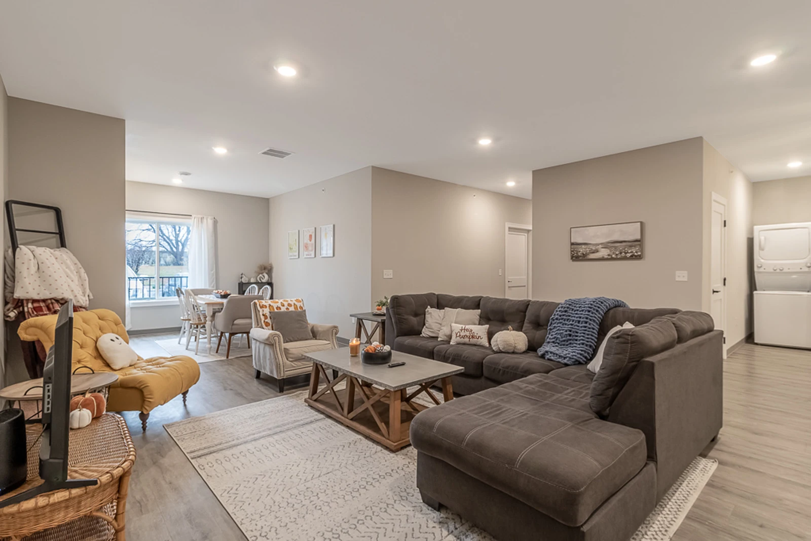 1570 Stadium Lane #1, Mankato, MN 56001 USA