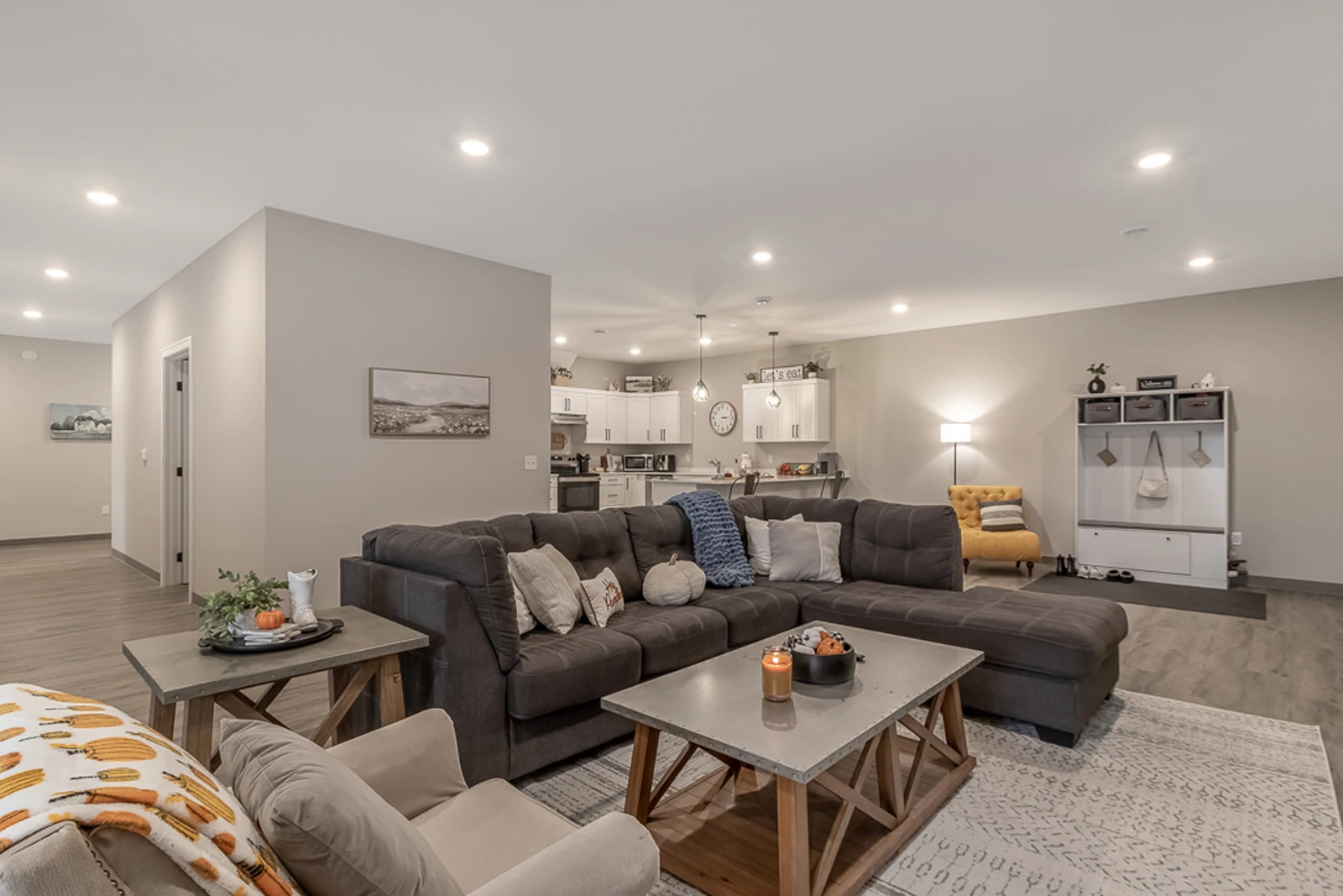 1570 Stadium Lane #1, Mankato, MN 56001 USA